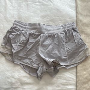 Lululemon Hotty Hot Low-Rise Shorts 2.5” Size 8